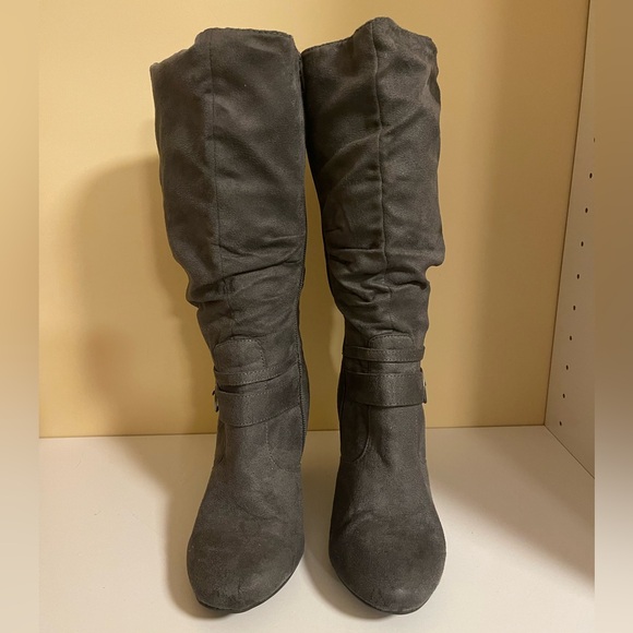 Apt 9 Gray Suede Heeled Boots - 9 - Picture 2 of 11